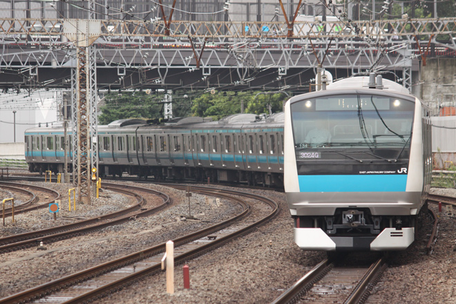 【JR東】E233系ウラ134編成東京総合車両センター出場を田町駅で撮影した写真