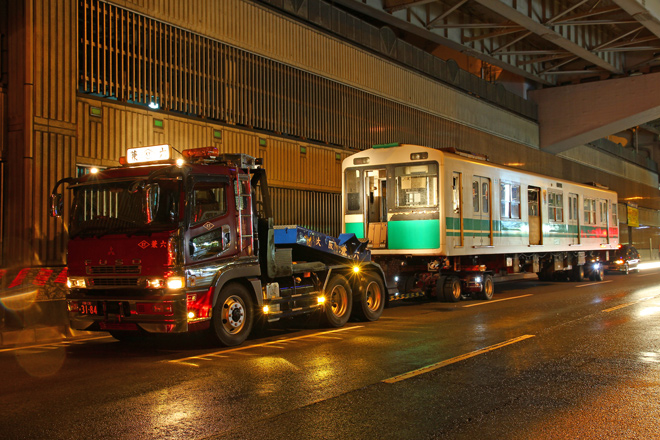 【大市交】中央線20系2601F 廃車陸送を大阪市内で撮影した写真