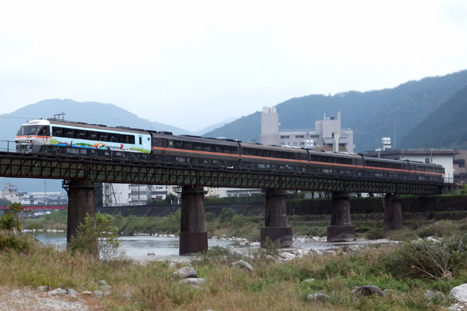 【JR海】「高山本線全線開通80周年記念列車」運行開始の拡大写真