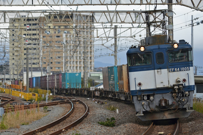 【JR貨】東海道貨物線工事に伴う迂回運転を国府津駅で撮影した写真