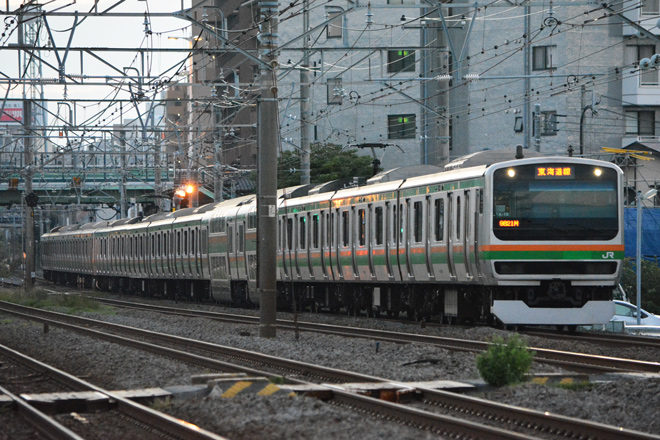 【JR東】「湘南国際マラソン」開催に伴う臨時列車運転を藤沢～辻堂駅で撮影した写真