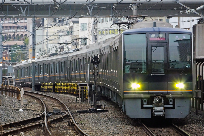 【JR西】207系リニューアル車営業運転開始を京橋駅で撮影した写真