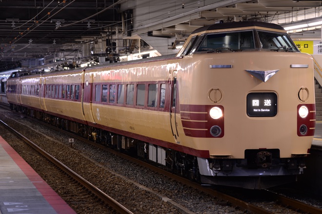 【JR西】381系FE63編成吹田総合車両所出場を尼崎駅で撮影した写真