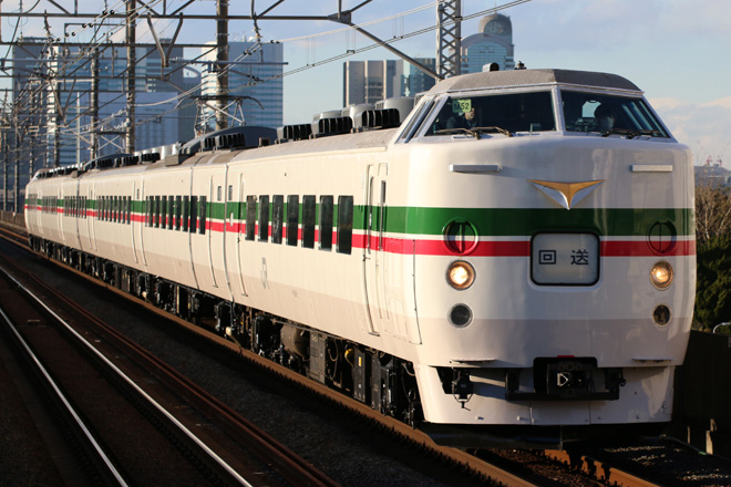 【JR東】189系M52編成グレードアップあずさ色 幕張へ回送を検見川浜駅で撮影した写真