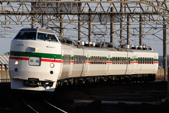 【JR東】189系M52編成幕張車両センターから返却されるを南船橋駅で撮影した写真