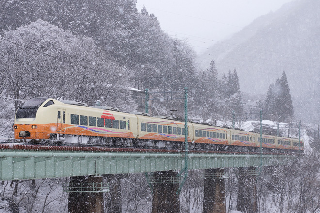 【JR東】E653系1000番台送り込み回送運転の拡大写真