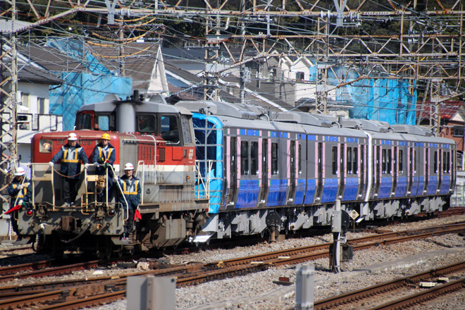 【JR東】HB-E210系C7編成+C8編成 甲種輸送を逗子駅で撮影した写真