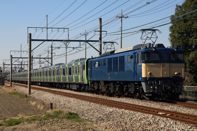 【JR東】E235系トウ01編成 大崎へ配給輸送を吹上～行田間で撮影した写真