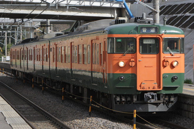 【JR東】E127系運用を115系N9編成が代走をみどり湖駅で撮影した写真