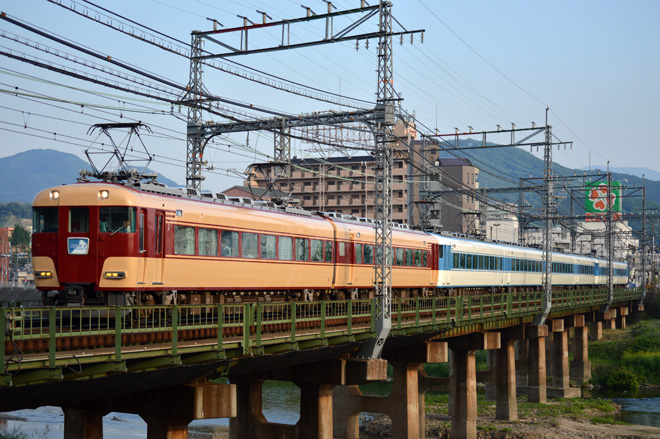 【近鉄】15200系あおぞらⅡによる8両編成 貸切運転の拡大写真