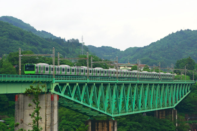 【JR東】E235系トウ01編成 中央本線で試運転を鳥沢〜猿橋間で撮影した写真