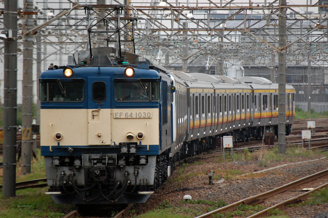 【JR東】E233系8000番台ナハN20編成配給輸送を新川崎駅で撮影した写真