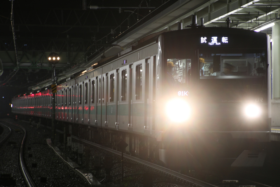 【JR東】E233系2000番台マト11編成 小田急線入線試運転の拡大写真