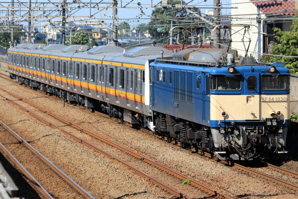 【JR東】E233系8000番台ナハN23編成 配給輸送の拡大写真