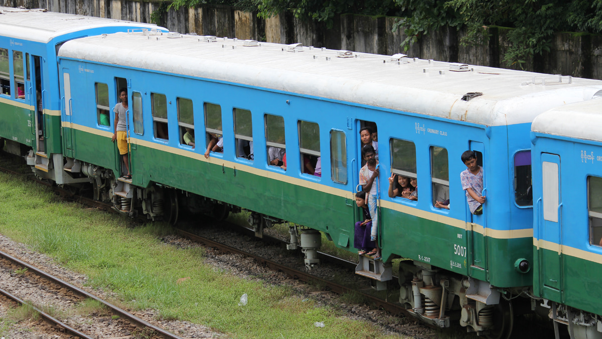 MR】元キハ52、松浦鉄道車がトレーラー化されヤンゴンで運用中 |2nd