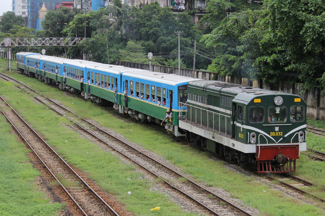 【MR】元キハ52、松浦鉄道車がトレーラー化されヤンゴンで運用中