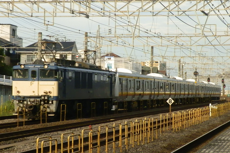 【JR東】南武線用E233系8000番台ナハN25編成 配給輸送の拡大写真