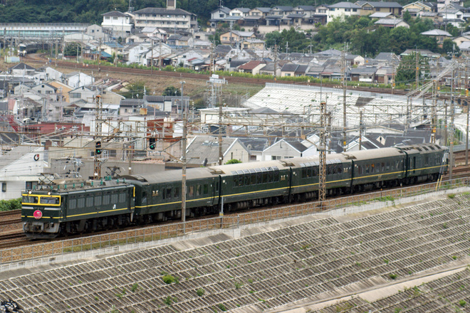 【JR西】トワイライトエクスプレスが特別編成で福井へを京都～山科間で撮影した写真