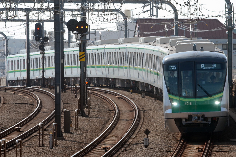 【メトロ】16000系16118F（サークルK)小田急線内試運転の拡大写真