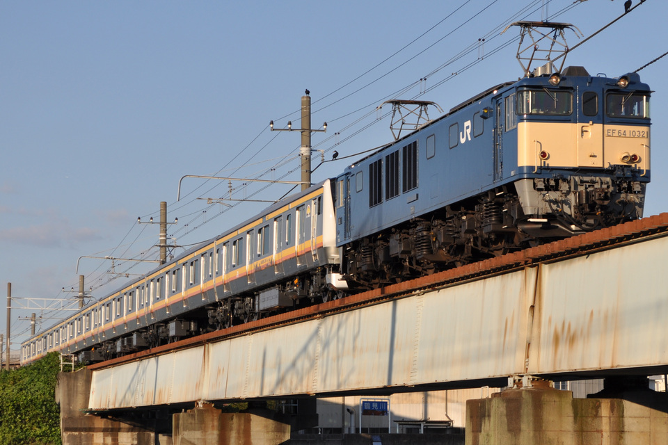 【JR東】E233系N29編成 配給輸送の拡大写真