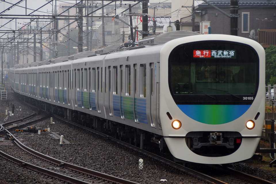 【西武】30000系30105F 新宿線で営業運転開始の拡大写真