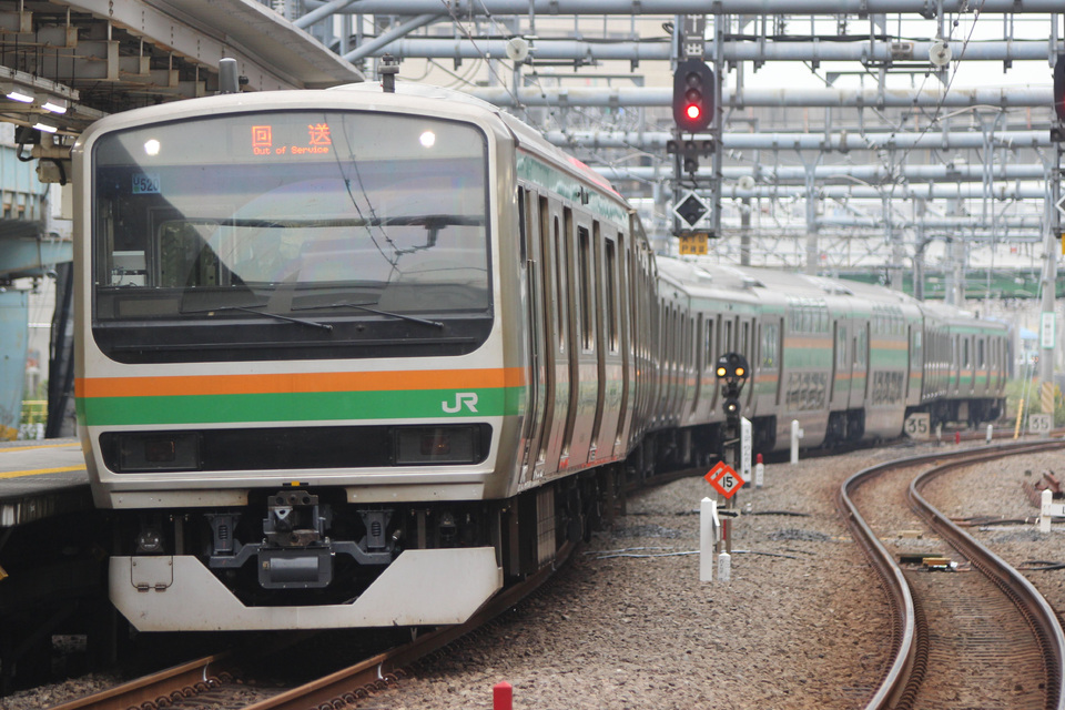 【JR東】E231系ヤマU520編成 機器更新されてTK出場 の拡大写真