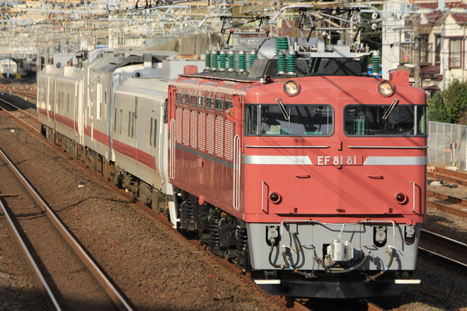 【JR東】EF81-81牽引のEast i-D+マヤ50-5001回送を松戸～金町間で撮影した写真