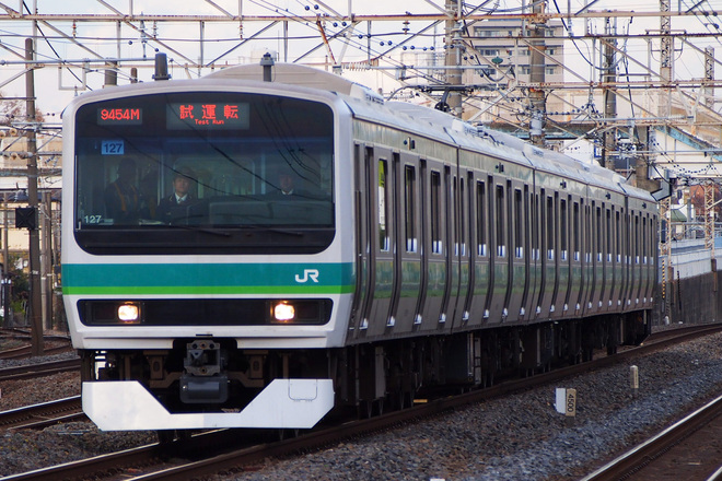 【JR東】E231系マト127編成 常磐線内試運転を馬橋駅で撮影した写真