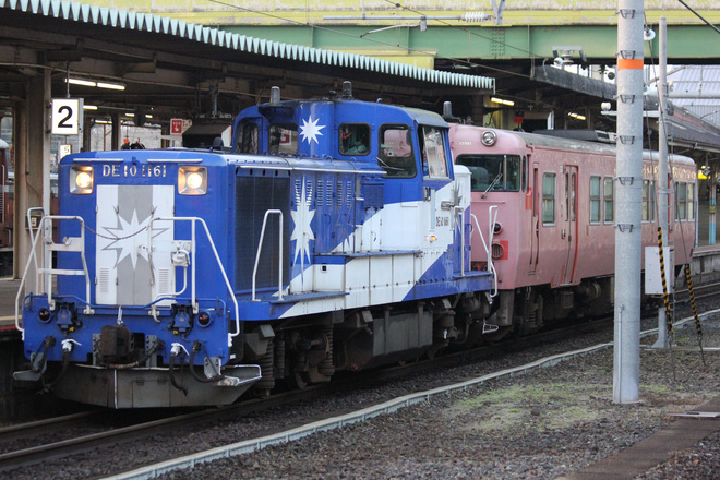 【JR西】キハ47-1017後藤総合車両所入場配給を米子駅で撮影した写真
