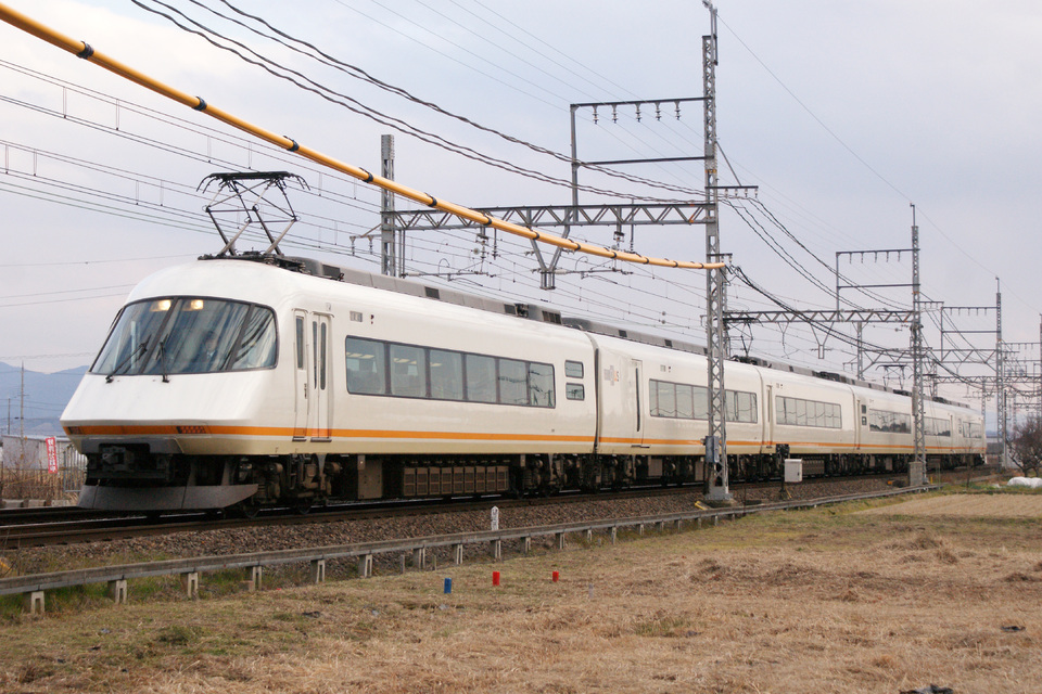 【近鉄】21000系が貸切で京都線へ入線の拡大写真