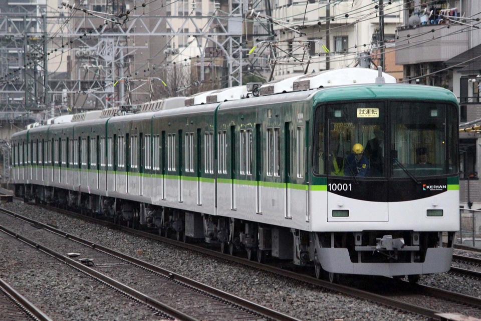 【京阪】10000系10001F 7連化され試運転の拡大写真