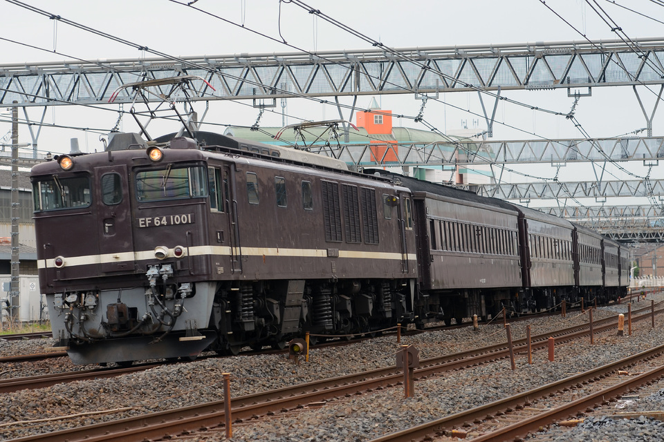 【JR東】旧型客車5両返却回送の拡大写真