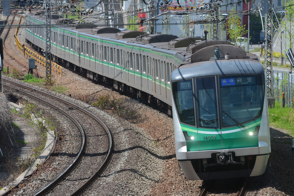 【メトロ】16000系16109F 代走で新宿へ入線の拡大写真