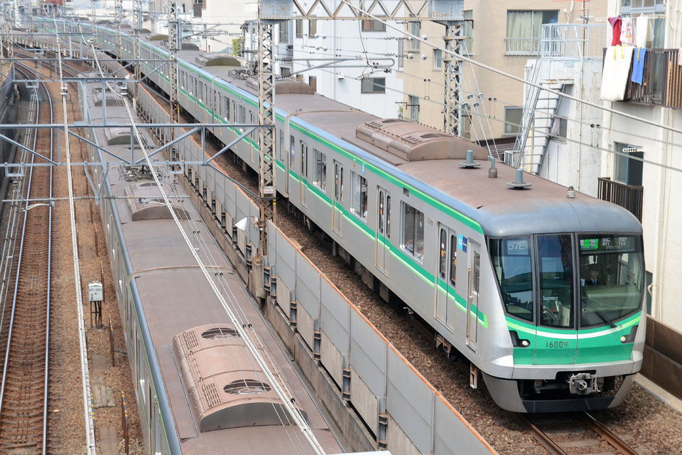 【メトロ】16000系16109F 代走で新宿へ入線の拡大写真