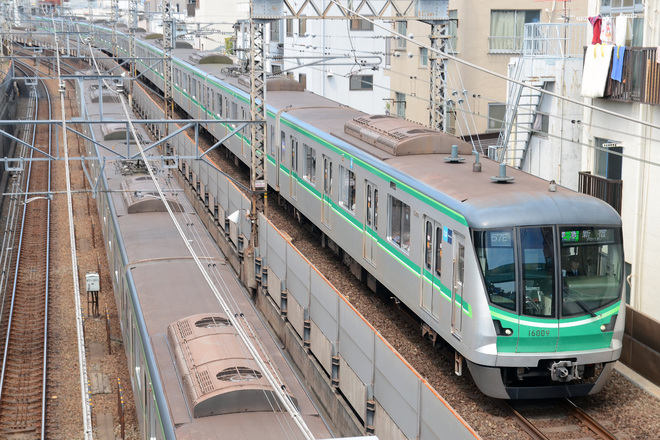 【メトロ】16000系16109F 代走で新宿へ入線を代々木上原～代々木八幡間で撮影した写真
