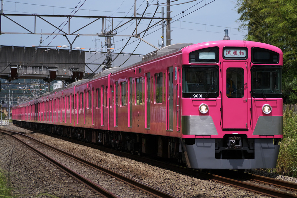 【西武】9000系9101F ピンク色塗装 出場試運転の拡大写真