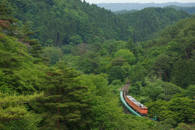 【JR東】キハ40系快速「懐かしの水郡レトロ号」　運転を東館～矢祭山間で撮影した写真