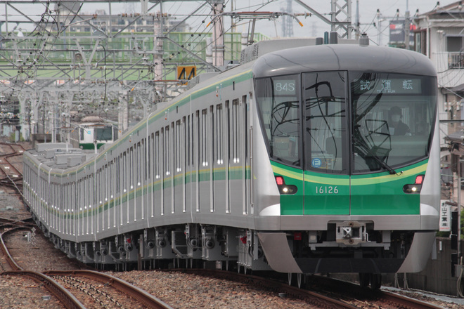 【メトロ】千代田線16000系16126F性能確認試運転を北綾瀬駅で撮影した写真