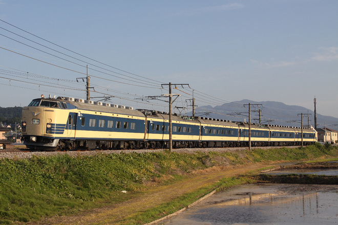 【JR東】583系使用「初夏 尾瀬ハイキングツアー」運転を渋川～八木原間で撮影した写真