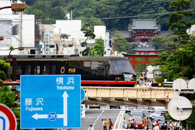 【伊豆急】2100系黒船電車 「よこすかYYのりものフェスタ2016」を鎌倉～逗子間で撮影した写真