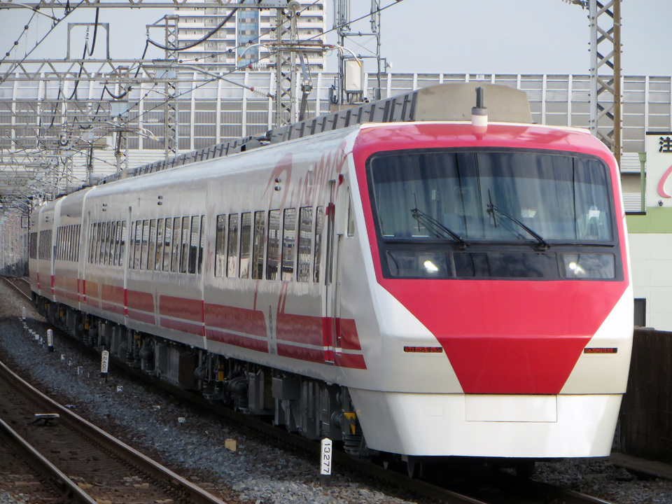 【東武】200系208F 台鉄「プユマ」塗装で営業運転開始の拡大写真