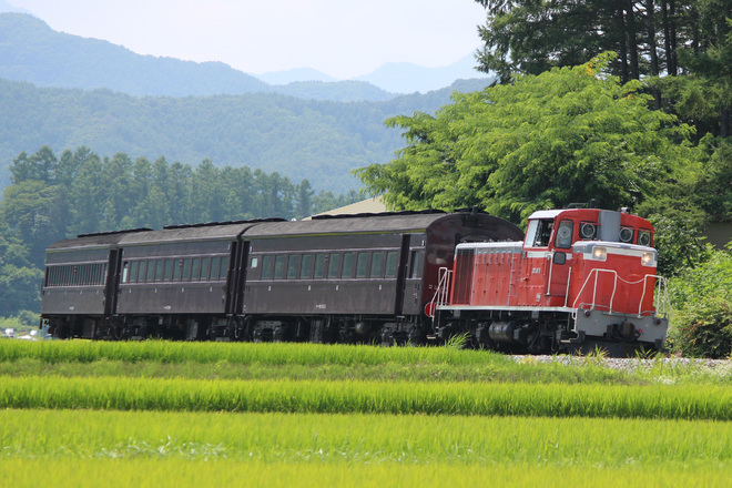 【JR東】旧型客車八ヶ岳号送り込み回送を龍岡城～太田部間で撮影した写真