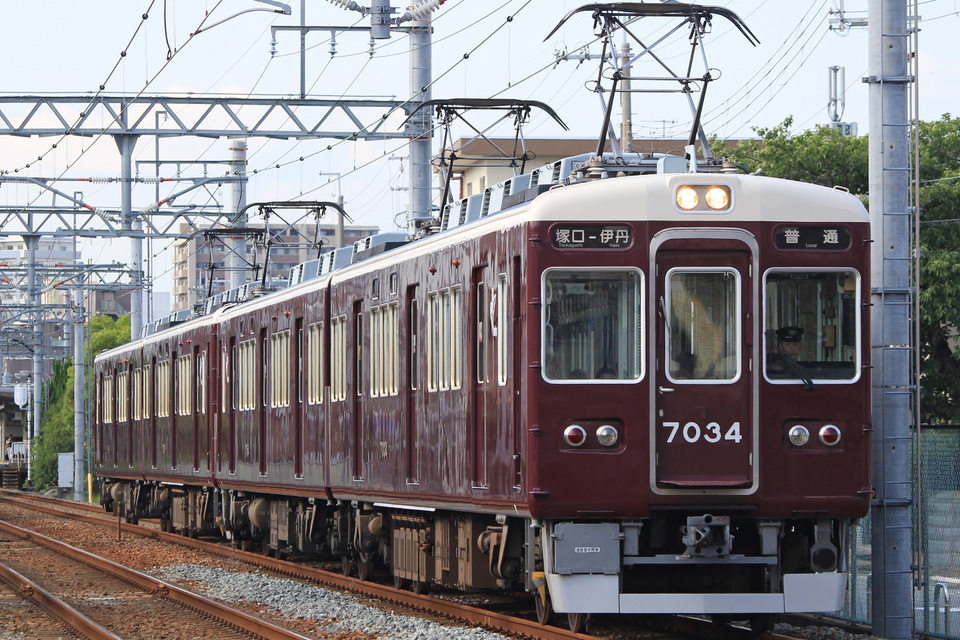 【阪急】7000系 7034F + 7035F伊丹線で営業開始の拡大写真