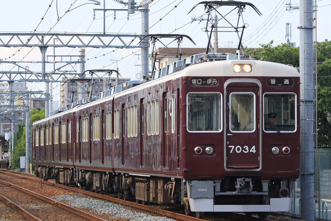【阪急】7000系 7034F + 7035F伊丹線で営業開始を稲野～新伊丹間で撮影した写真