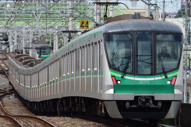 【メトロ】16000系16105F 新木場車両基地へ臨時回送を北綾瀬駅で撮影した写真