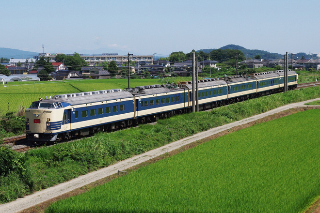 【JR東】583系使用の快速あいづ運転を本宮～五百川間で撮影した写真