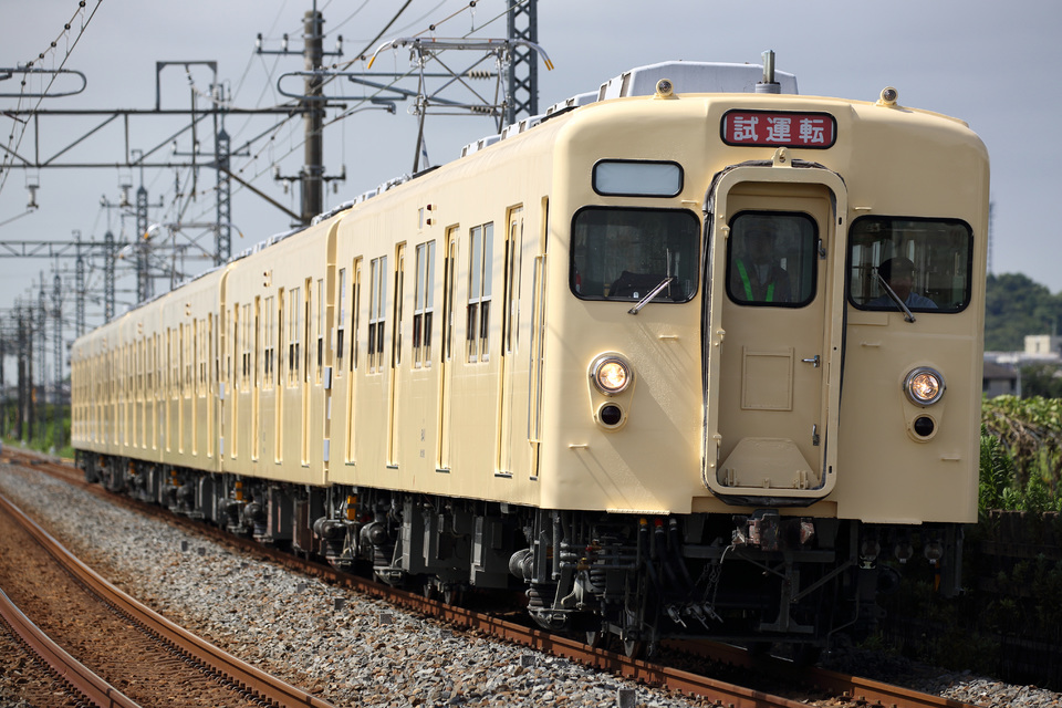 【東武】8000系8111Fがセイジクリーム色になり試運転の拡大写真