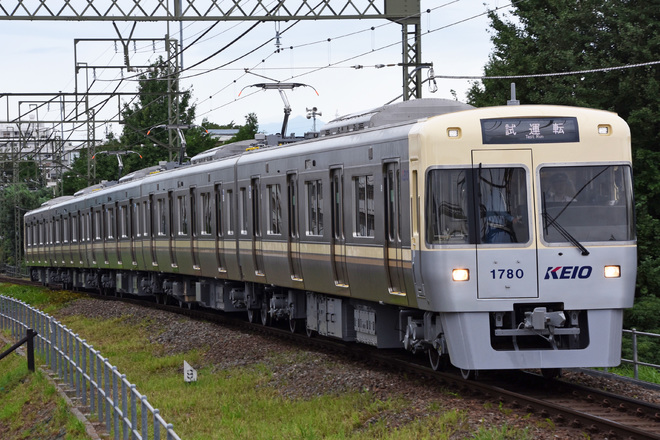 【京王】1000系1730F出場試運転を高井戸駅で撮影した写真