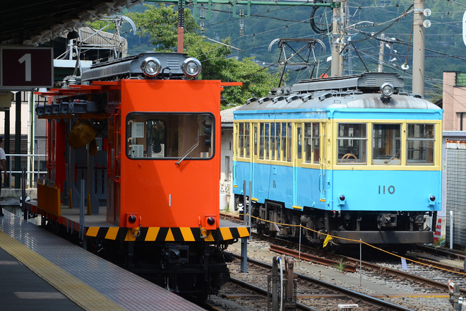 【箱根】モハ2型 110号車 旧塗装になり強羅へ臨時回送を強羅駅で撮影した写真