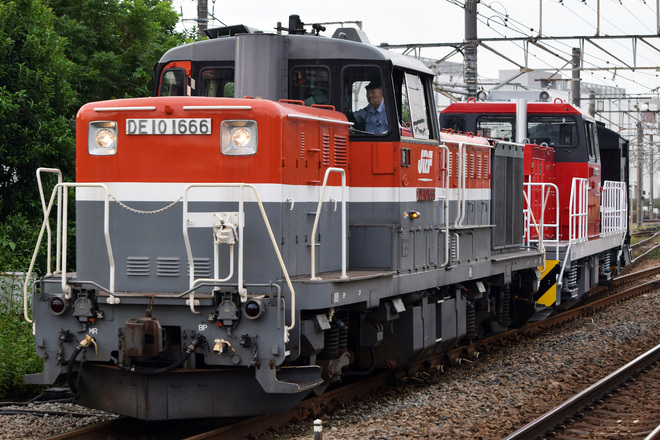 【JR貨】HD300-21 岡山へ甲種輸送を新川崎駅で撮影した写真